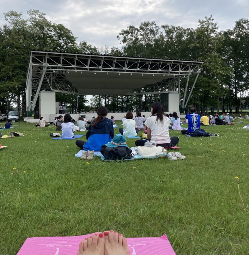 十勝緑ヶ丘公園で帯広国際ヨガデー