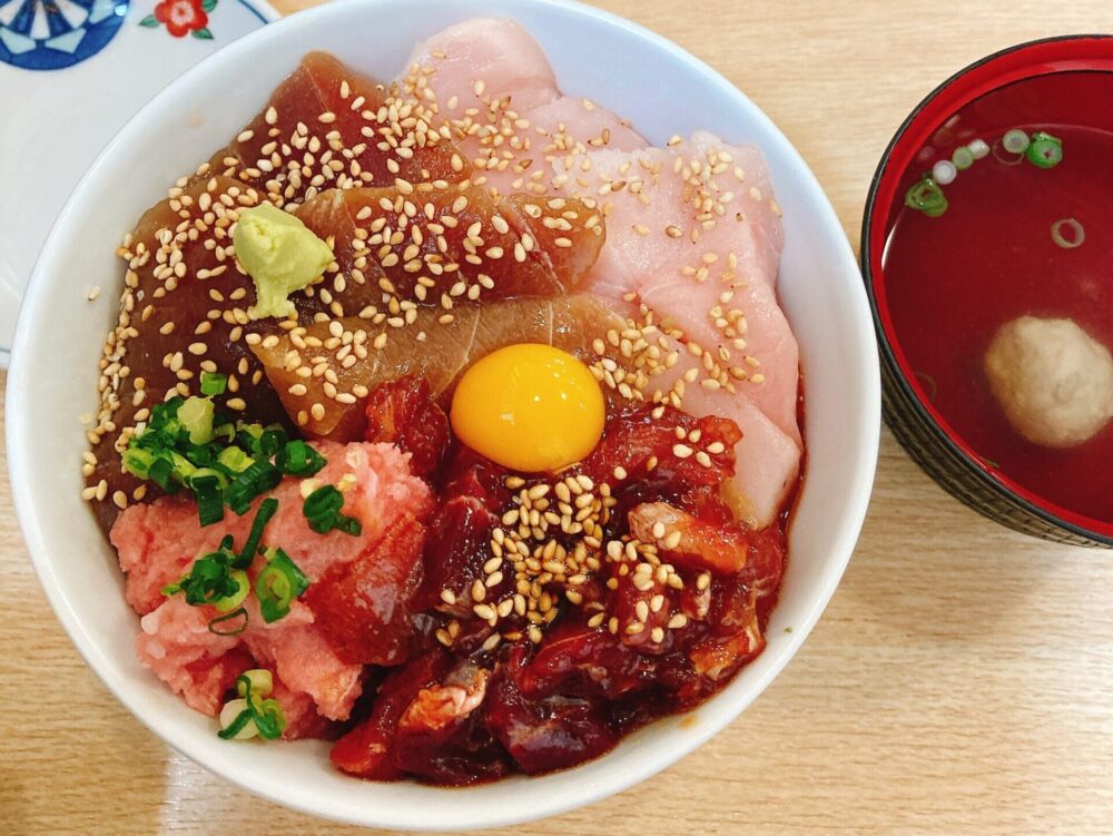 三崎のお寿司屋さん紀の代（きのだい）のまぐろ　とろろ丼