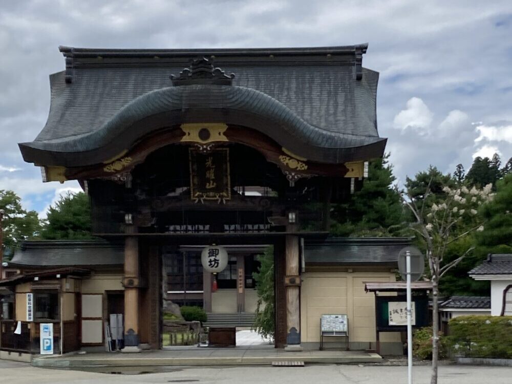 飛騨高山の高山別院照蓮寺外観