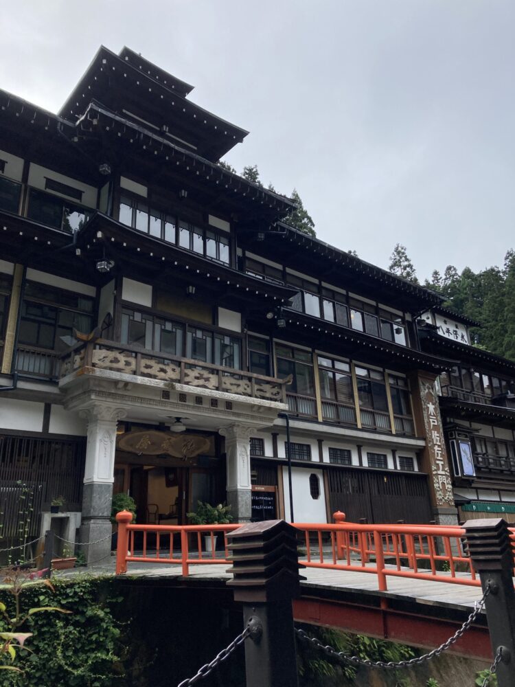 銀山温泉能登屋旅館外観
