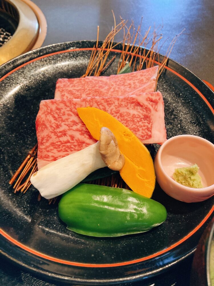 米沢牛で人気のべこやの米沢牛ロースランチ