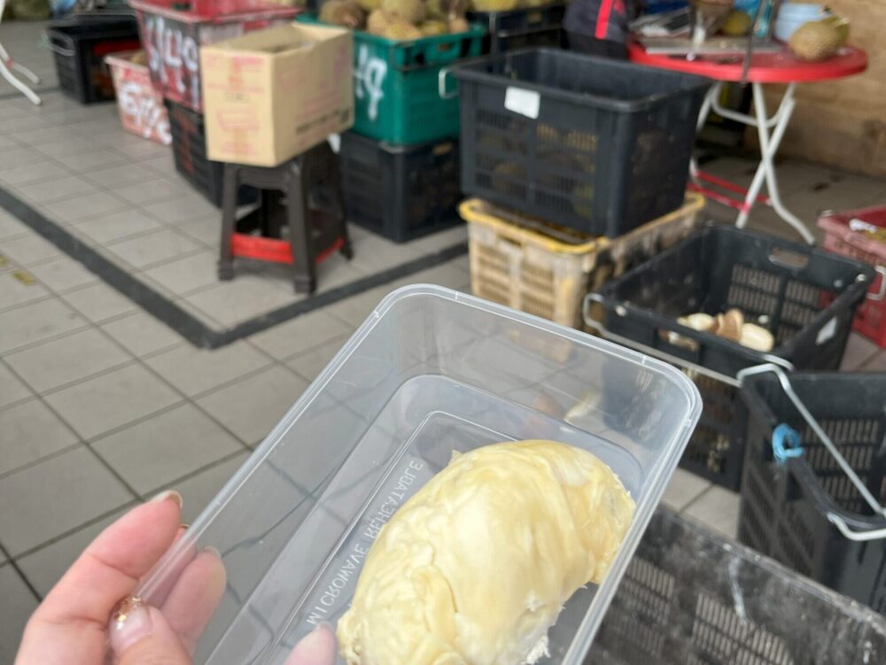 ブルネイ観光 水上集落「カンポン・アイール」のドリアン