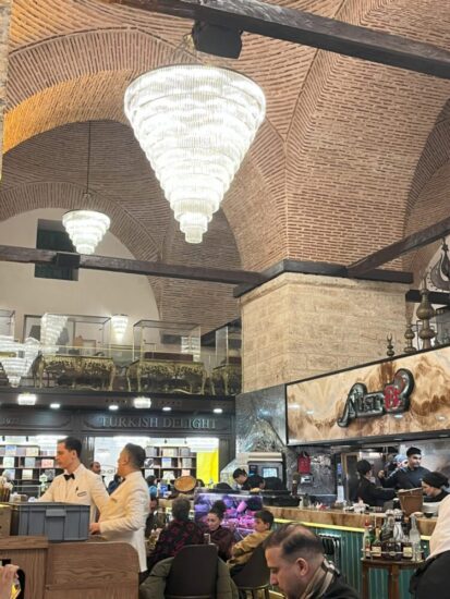 イスタンブールグランドバザールの中にある「Nusr-Et Steakhouse Kapalıçarşı」塩振りおじさん、ソルトベイの店内装