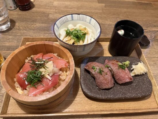 おかげです横丁　手こね寿司　伊勢うどん