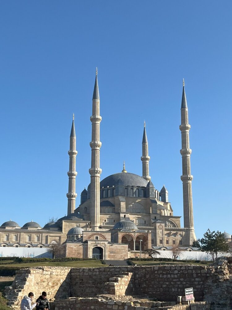 トルコエデルネのセリミエモスク外観