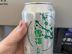 中国東方航空の機内食で出た雪花ビール