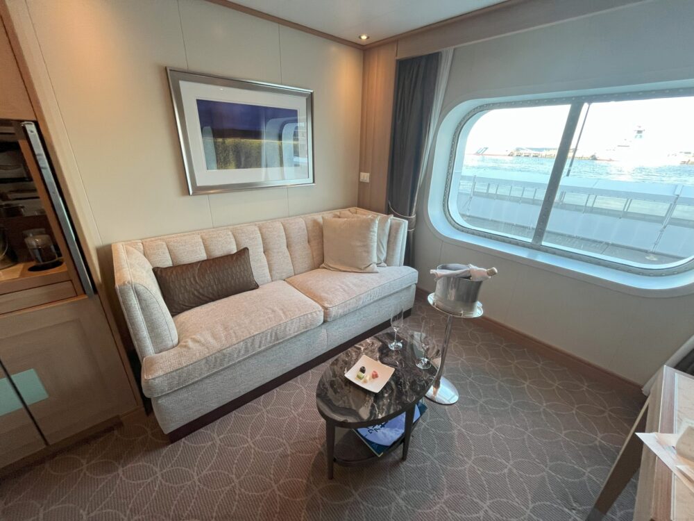 MITSUI OCEAN FUJI (三井オーシャンフジ）オーシャンビュースイートの窓から見える景色