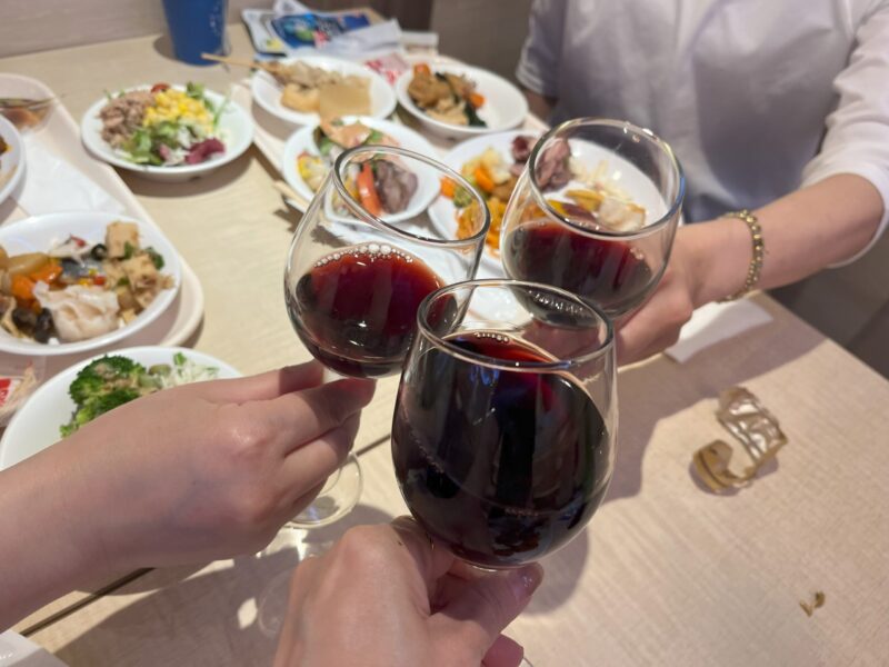 さんふらわあの食事　ビュッフェ　乾杯