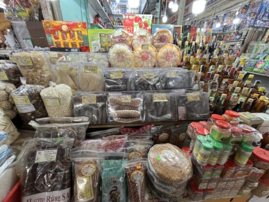ベンタイン市場の中の様子