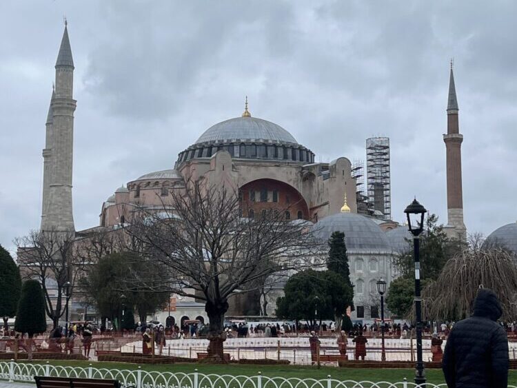イスタンブールのブルーモスクの外観