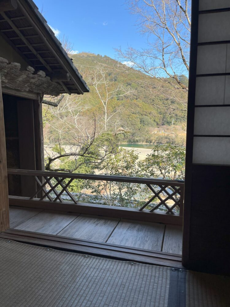 臥龍山荘の様子