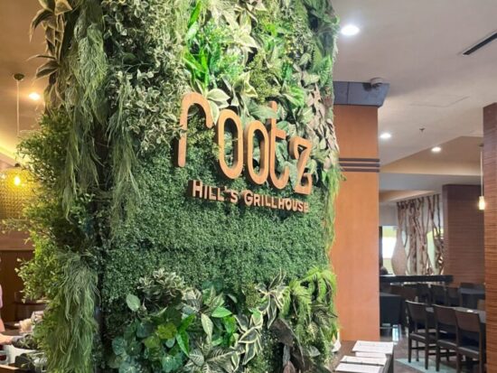 ルーツ ヒルズ グリルハウス（ROOTZ Hill’s Grillhouse）」のランチビュッフェの外観