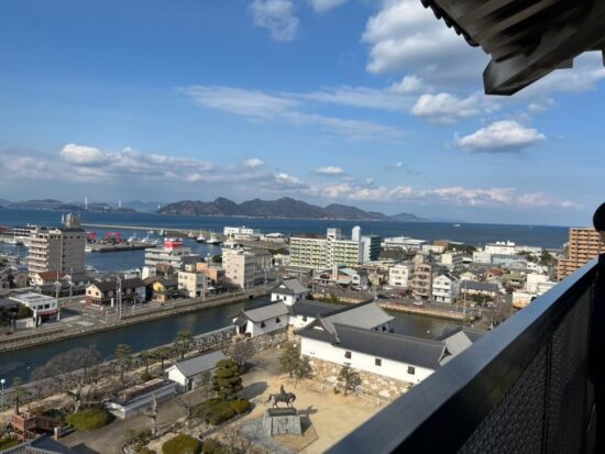 今治城の天守閣からの景