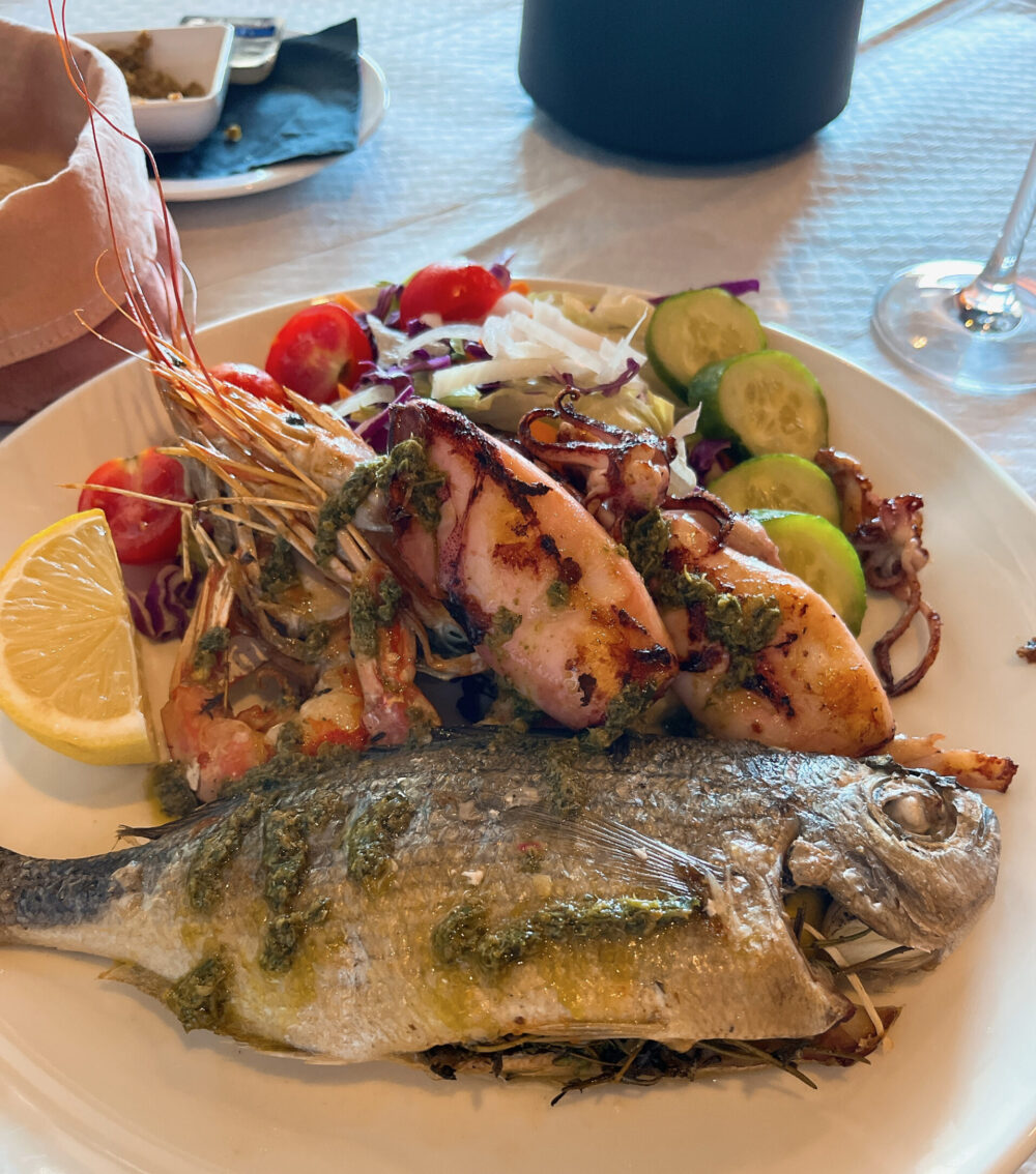 Ferdie's Restaurant & Cocktail BarのFish Mixed Grill