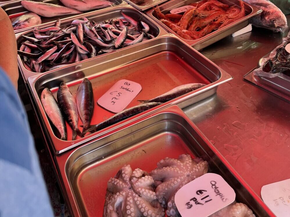 マルサックスロックのサンデーマーケットの魚介類