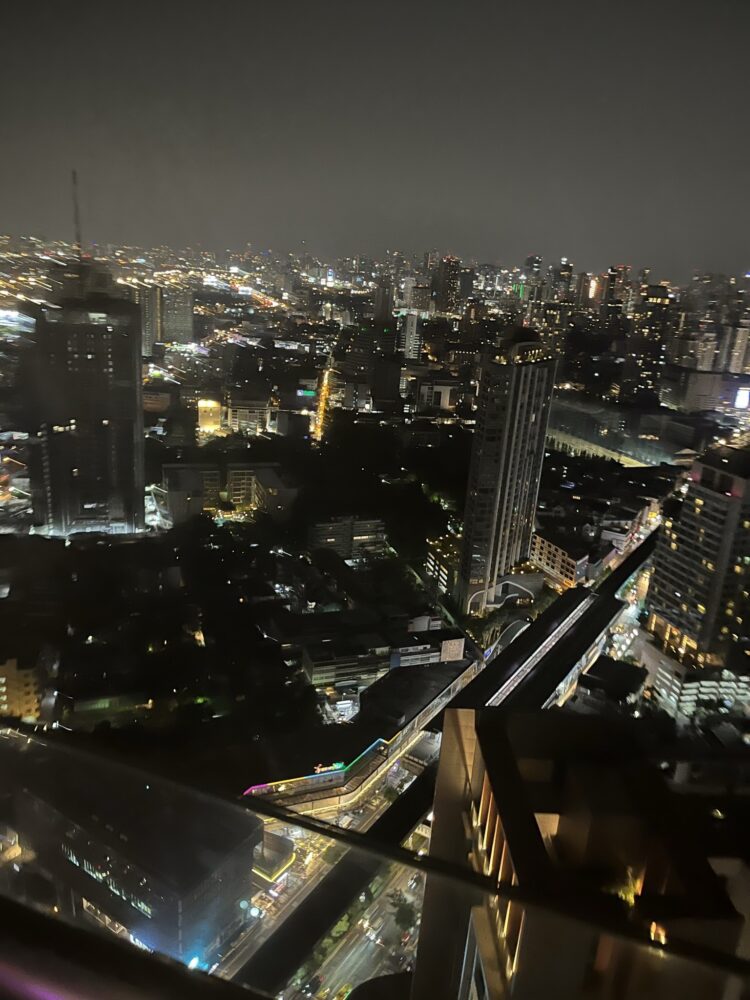 バンコク ルーフトップバーCIELO Sky Bar &Restaurant（シエロ スカイバーアンドレストラン）から見る夜景