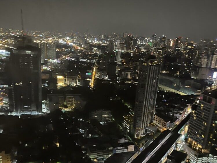 バンコク ルーフトップバーCIELO Sky Bar &Restaurant（シエロ スカイバーアンドレストラン）から見る夜景