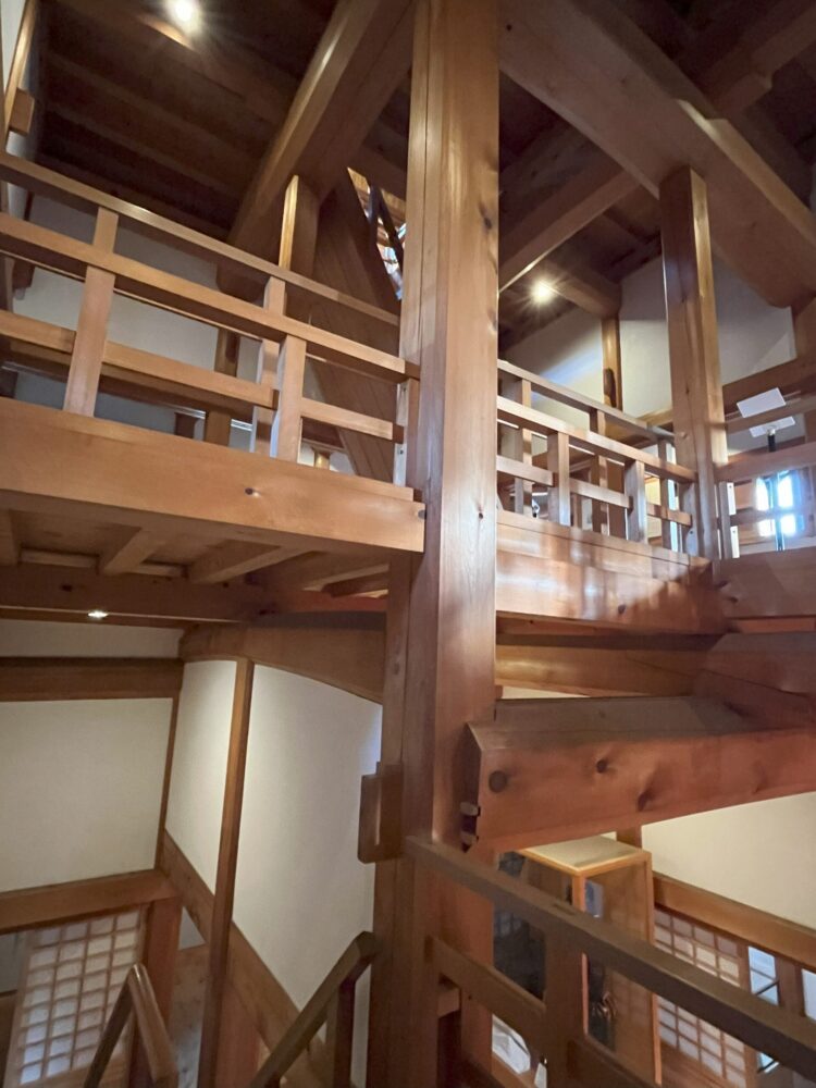 洲城の心柱