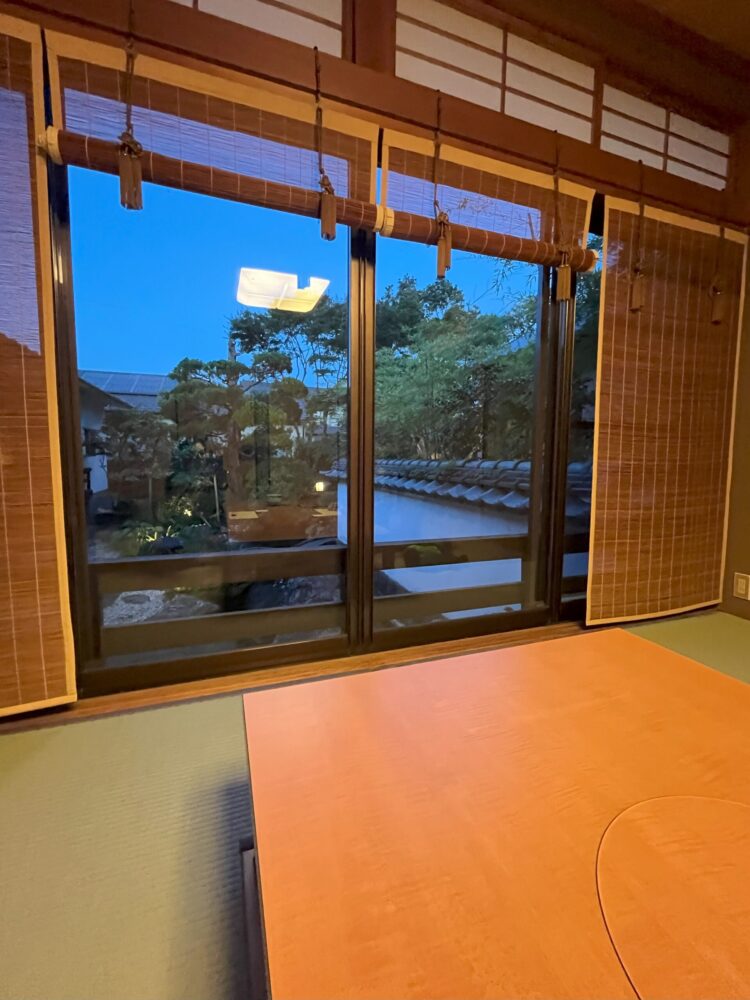 臼杵　ふぐ　山田屋のなか