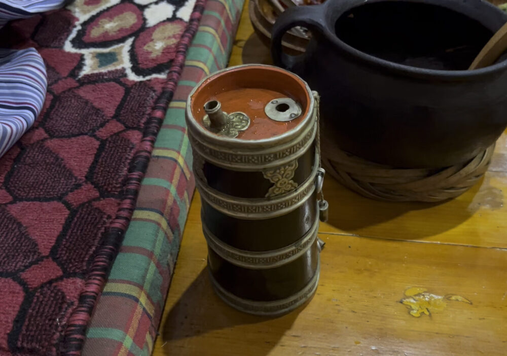 ブータンの家庭酒の器
