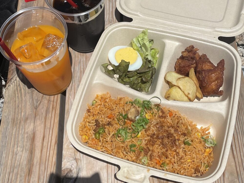 大阪万博　マレーシア館のナシゴレン
