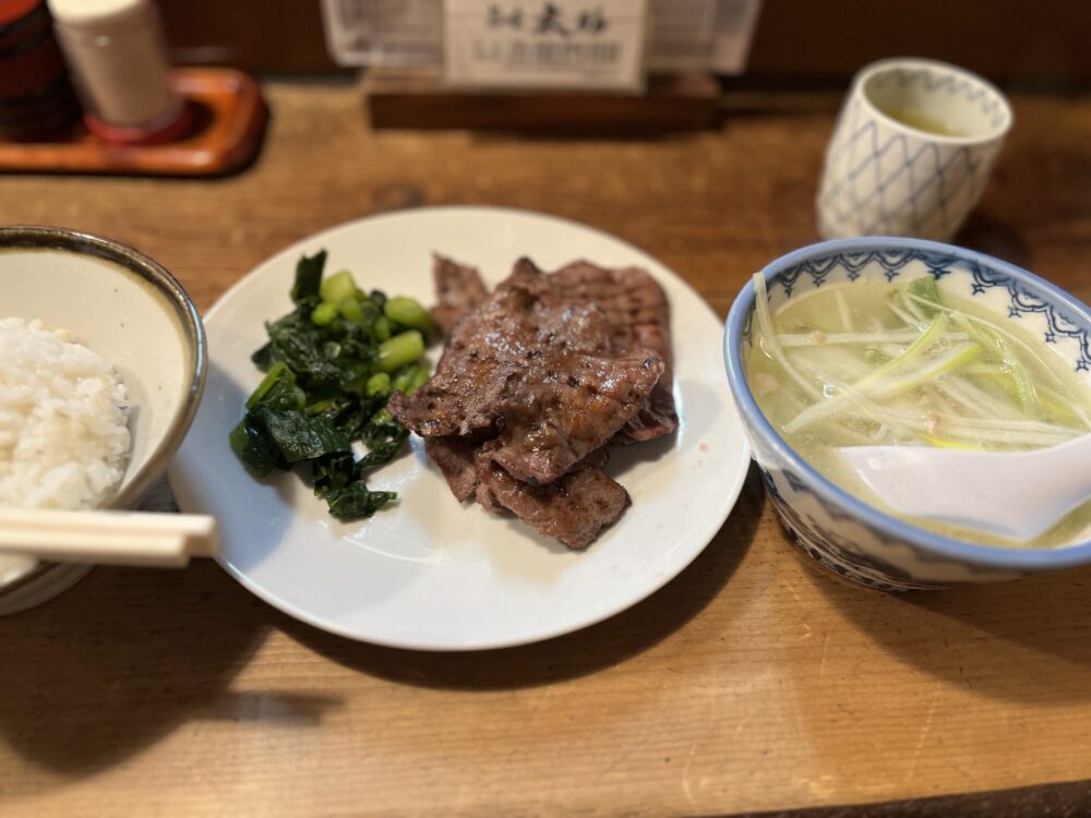 味太助の牛タン
ajitasuke-grilling-gyutan