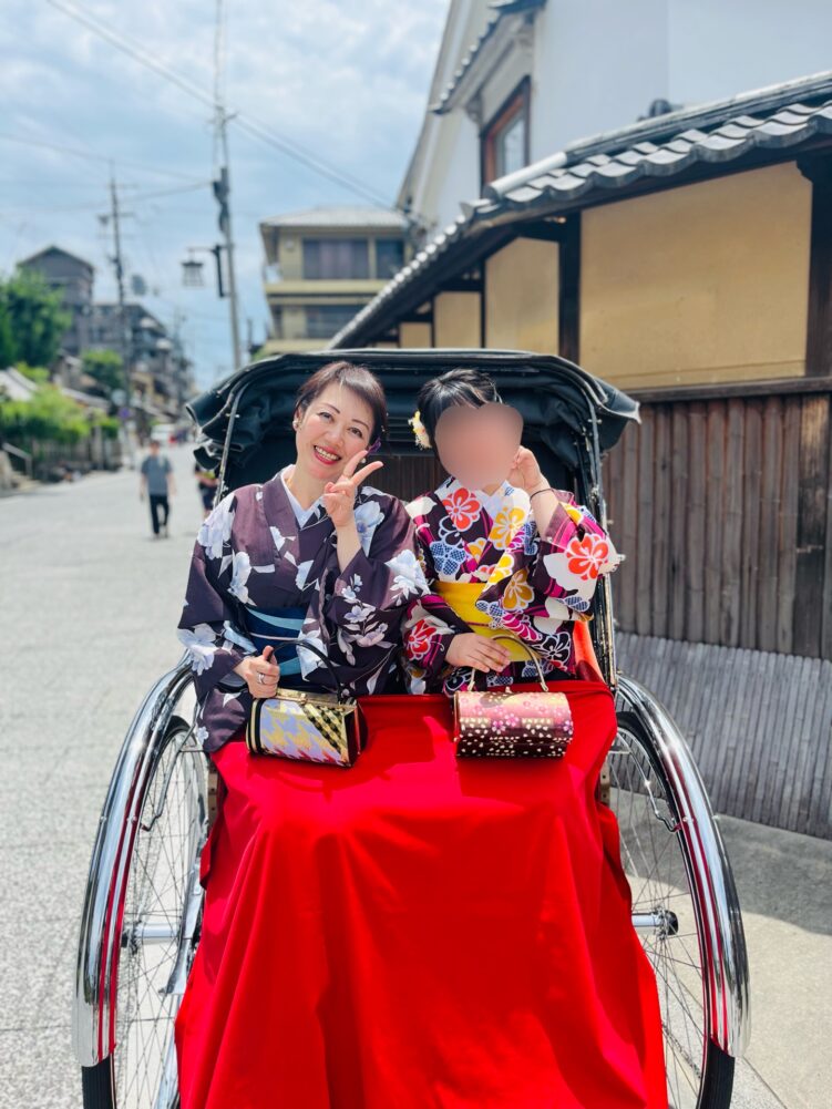 着物で人力車