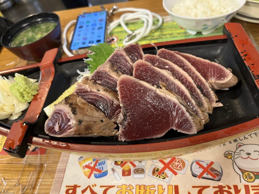 高知　ひろめ市場のカツオのたたき