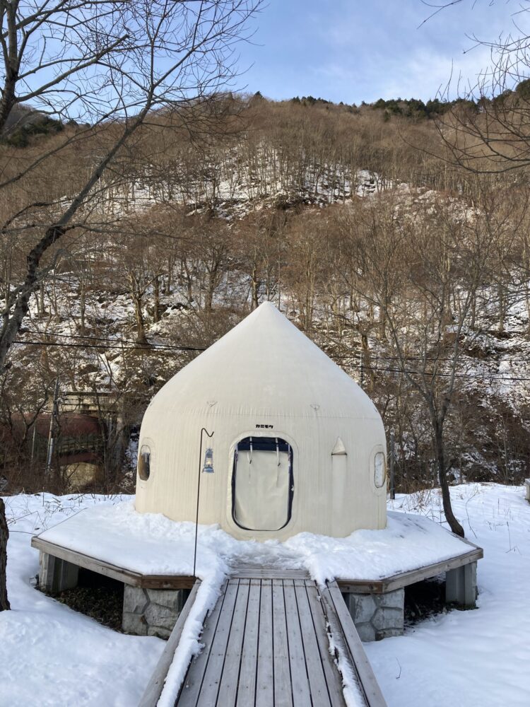 DOAI VILLAGEのドーム型テント。冬でも暖かく快適なグランピング体験。
