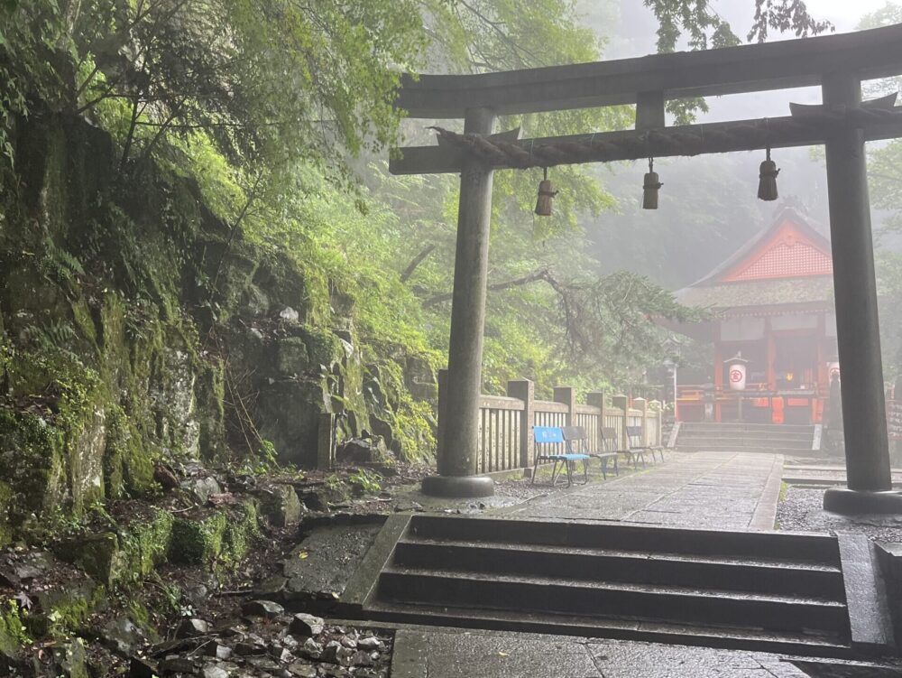 金比羅山の奥社鳥居からの清らかな景色