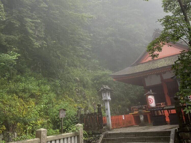 金比羅山の奥社の清らかな景色