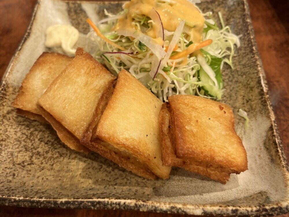 エビのすり身を食パンで挟んで揚げた長崎グルメ「ハトシ」