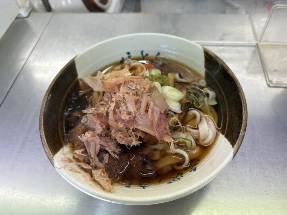住よしの名物・かき揚げきしめん
