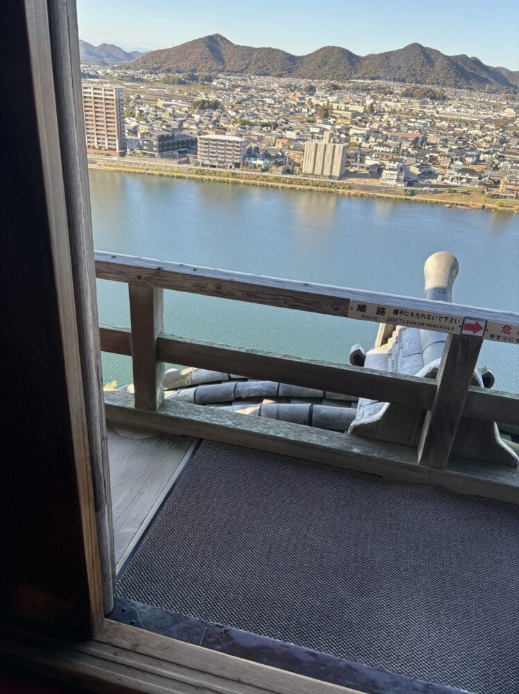 天守最上階の回縁（ベランダ）