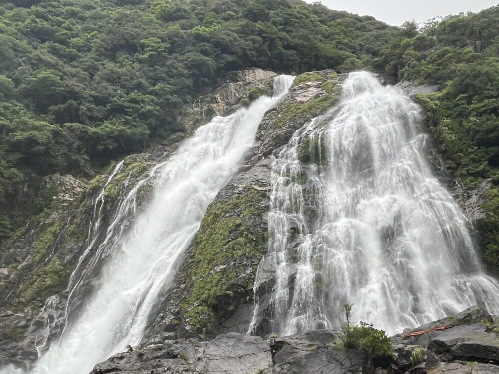 屋久島にある日本の滝百選の一つ、大川の滝