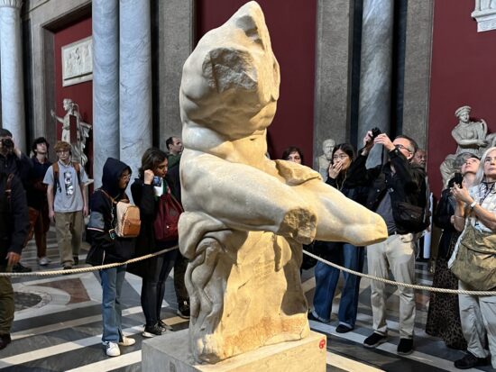 ヴァチカン美術館に展示されている古代ローマ彫刻ベルヴェデーレのトルソ