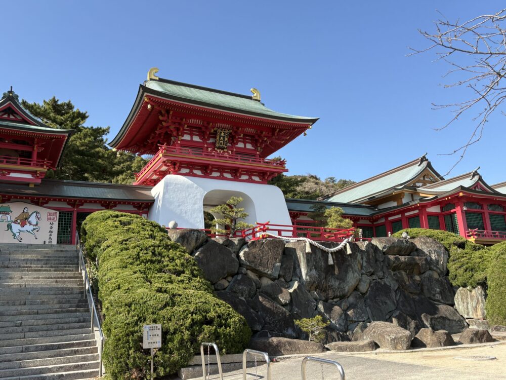 赤間神宮の朱色の美しい社殿