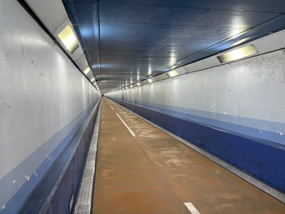 関門トンネル人道の内部通路