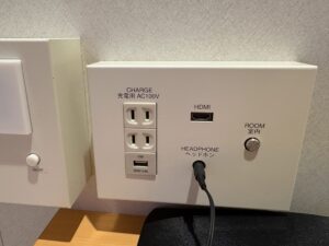東京九州フェリーツーリストS客室のコンセント位置 スマホ充電に便利な電源設備