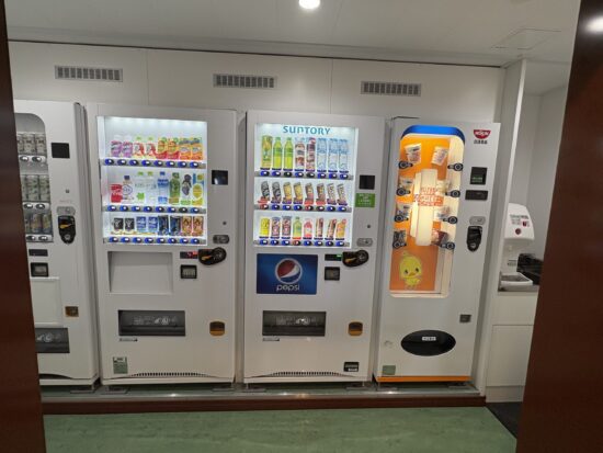東京九州フェリー自販機コーナー カップラーメン販売