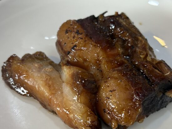 笹の葉で包まれた朱家角の煮豚