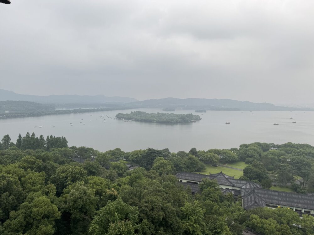 雷峰塔から見た西湖の絶景