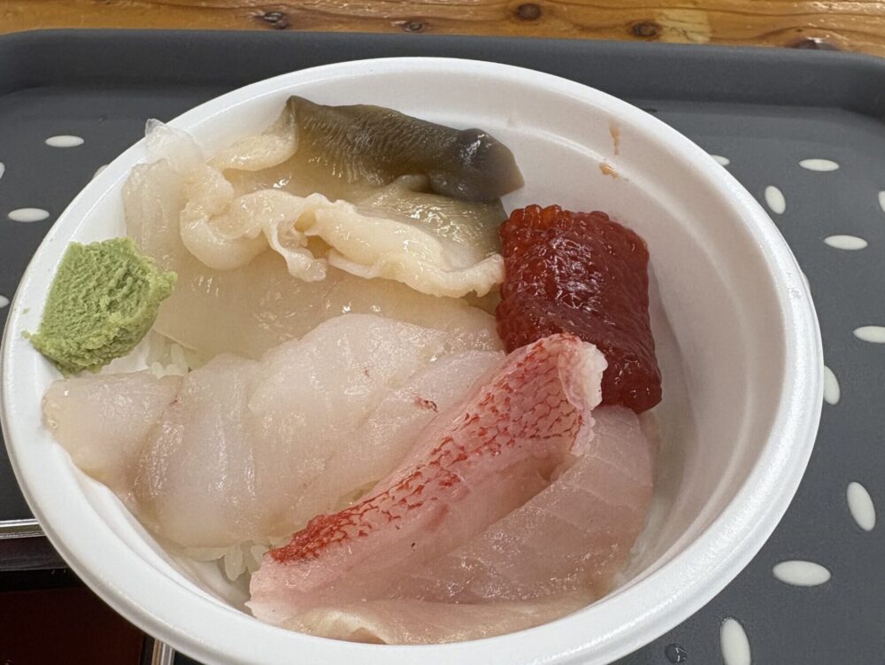 自分で選んだ具材で作った勝手丼