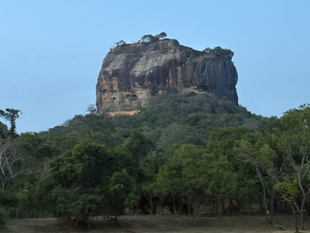 世界遺産シギリヤロック全景