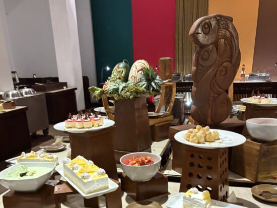 朝食ビュッフェのスイーツコーナー
