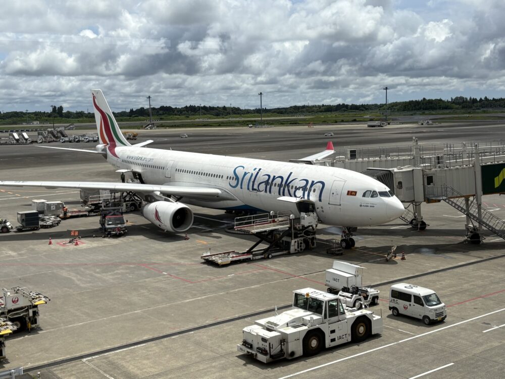 成田空港に駐機するスリランカ航空の機体
