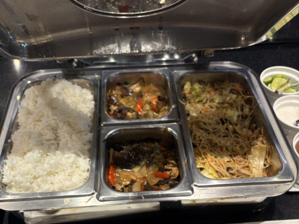 スワンナプーム空港EVA AIR Loungeの料理