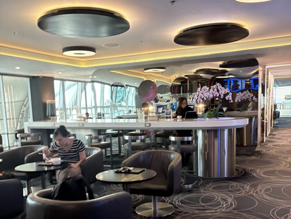バンコク・スワンナプーム空港EVA AIR Loungeのラウンジ内