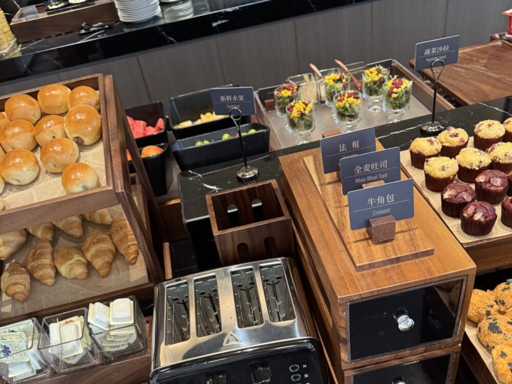 アトゥールホテルの朝食ビュッフェ