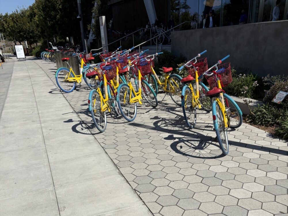 Googleのgoogleカラー自転車